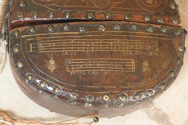 小提琴盒外部裝飾